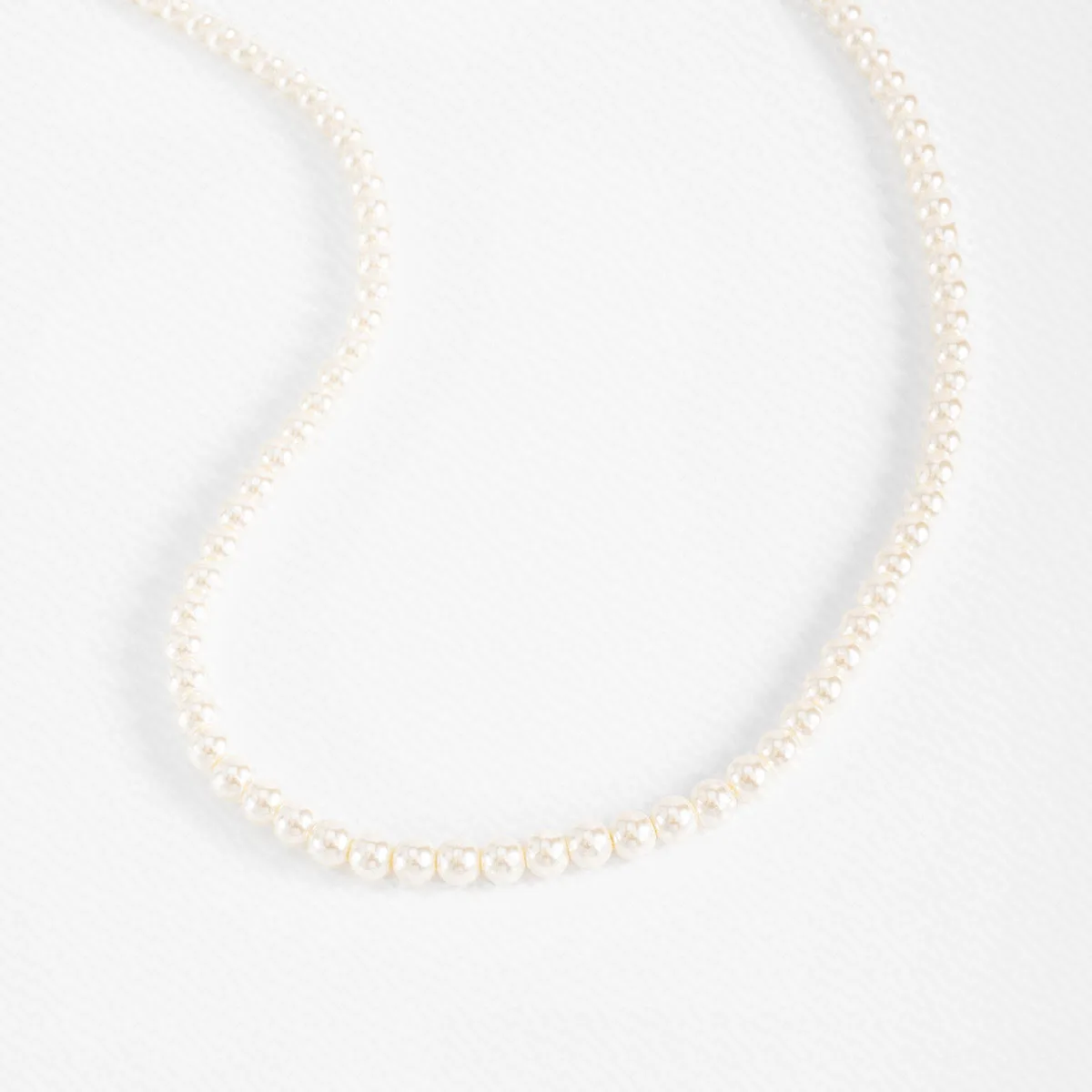 Collar en Baño de Oro con Perlas Clásicas Cierre Ajustable